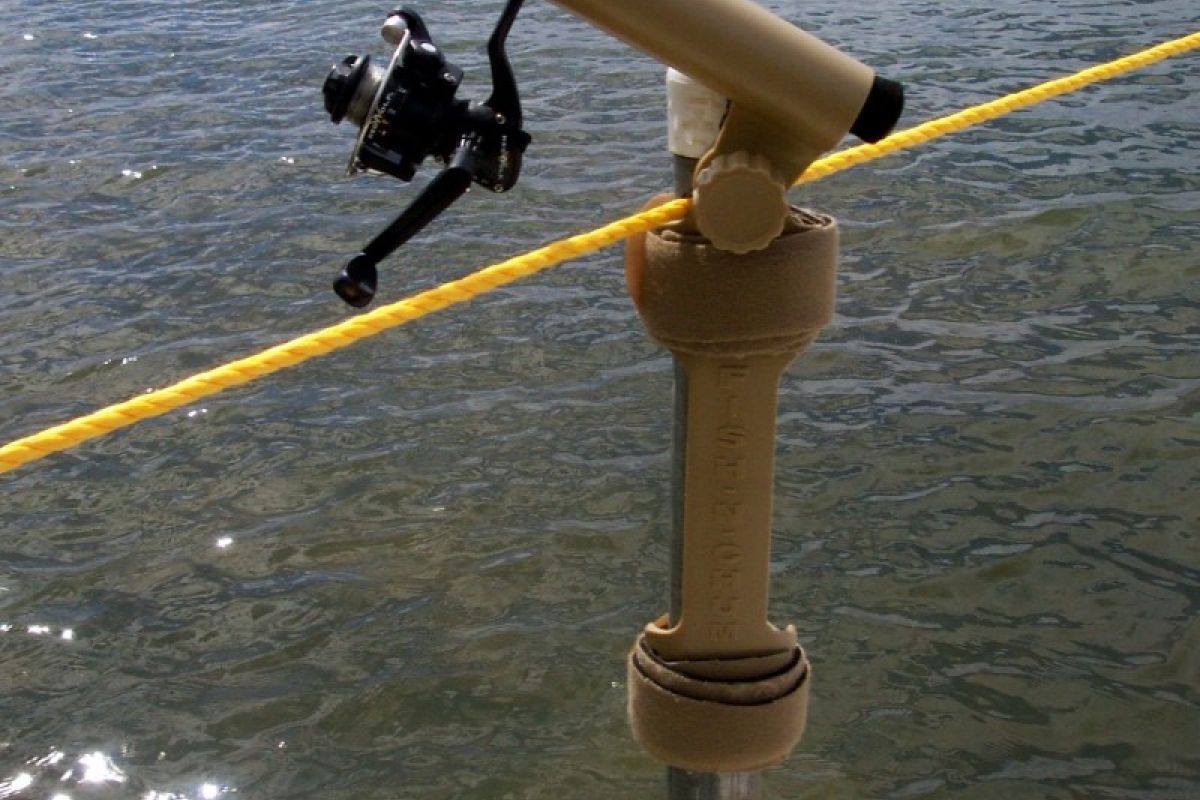 7th Dock Mounted on Pole